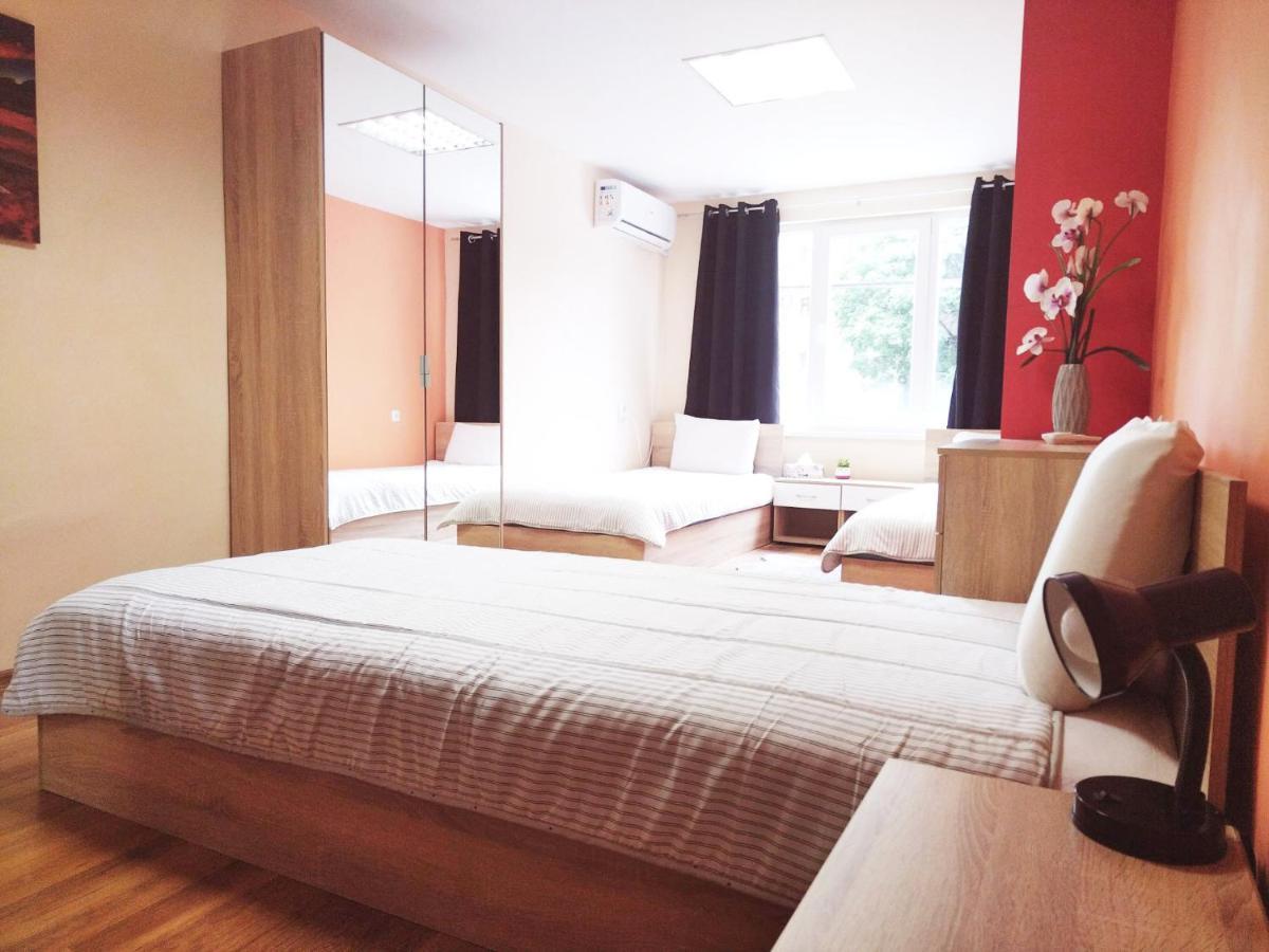 Roma Hostel Varna Exterior photo