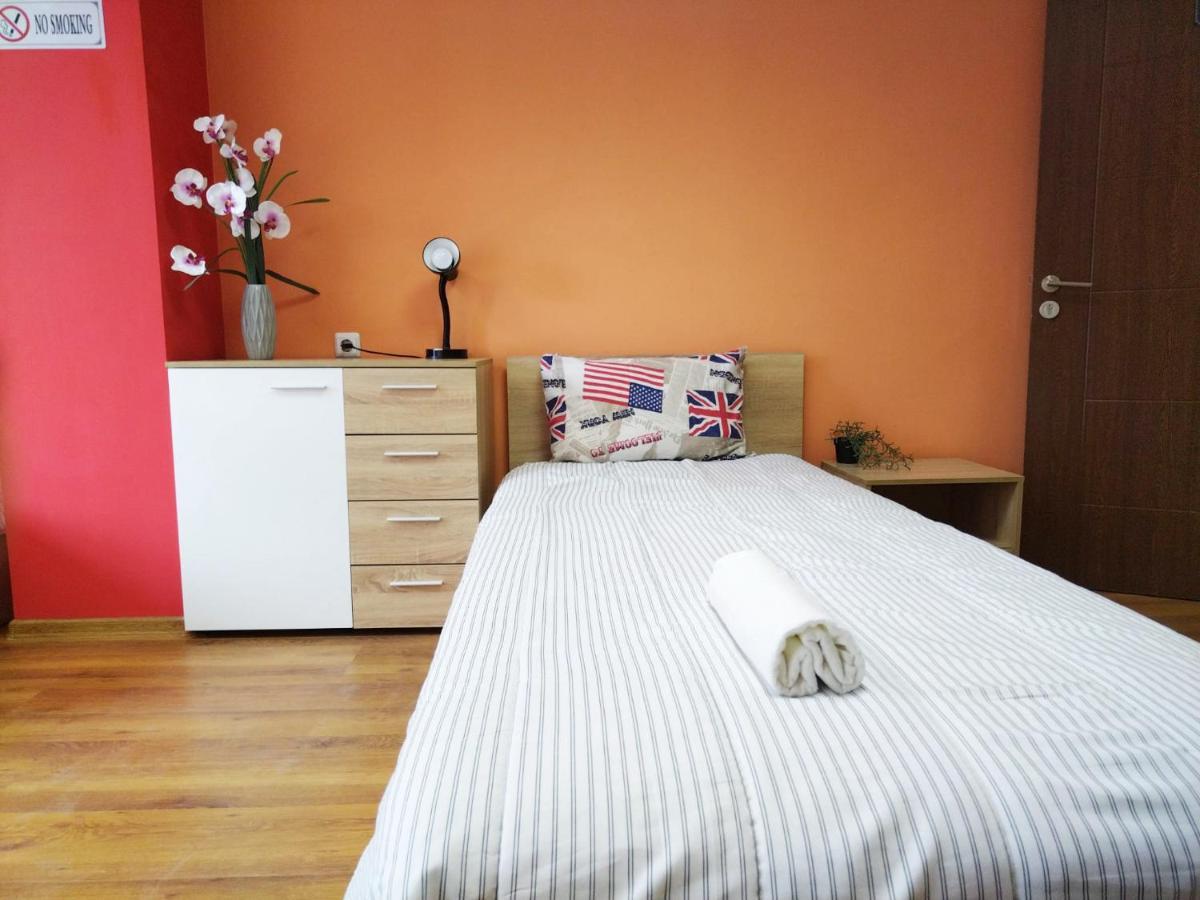 Roma Hostel Varna Exterior photo