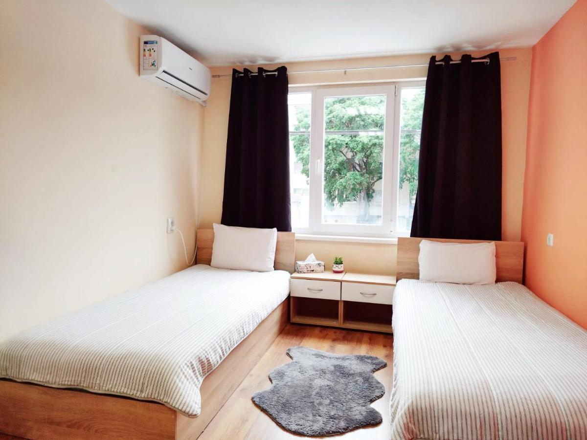 Roma Hostel Varna Exterior photo