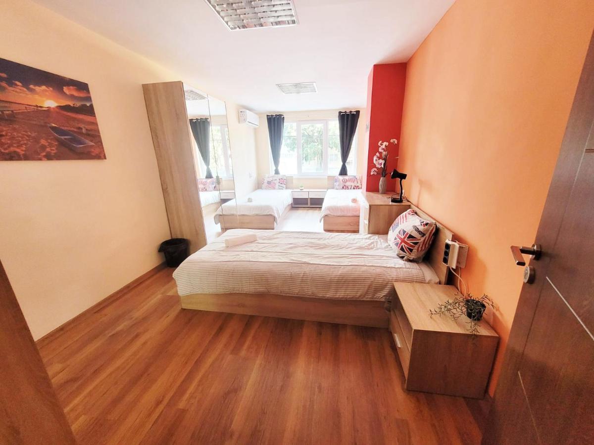 Roma Hostel Varna Exterior photo