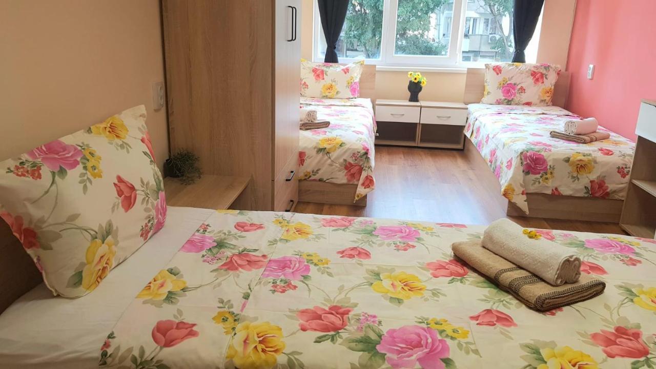 Roma Hostel Varna Exterior photo