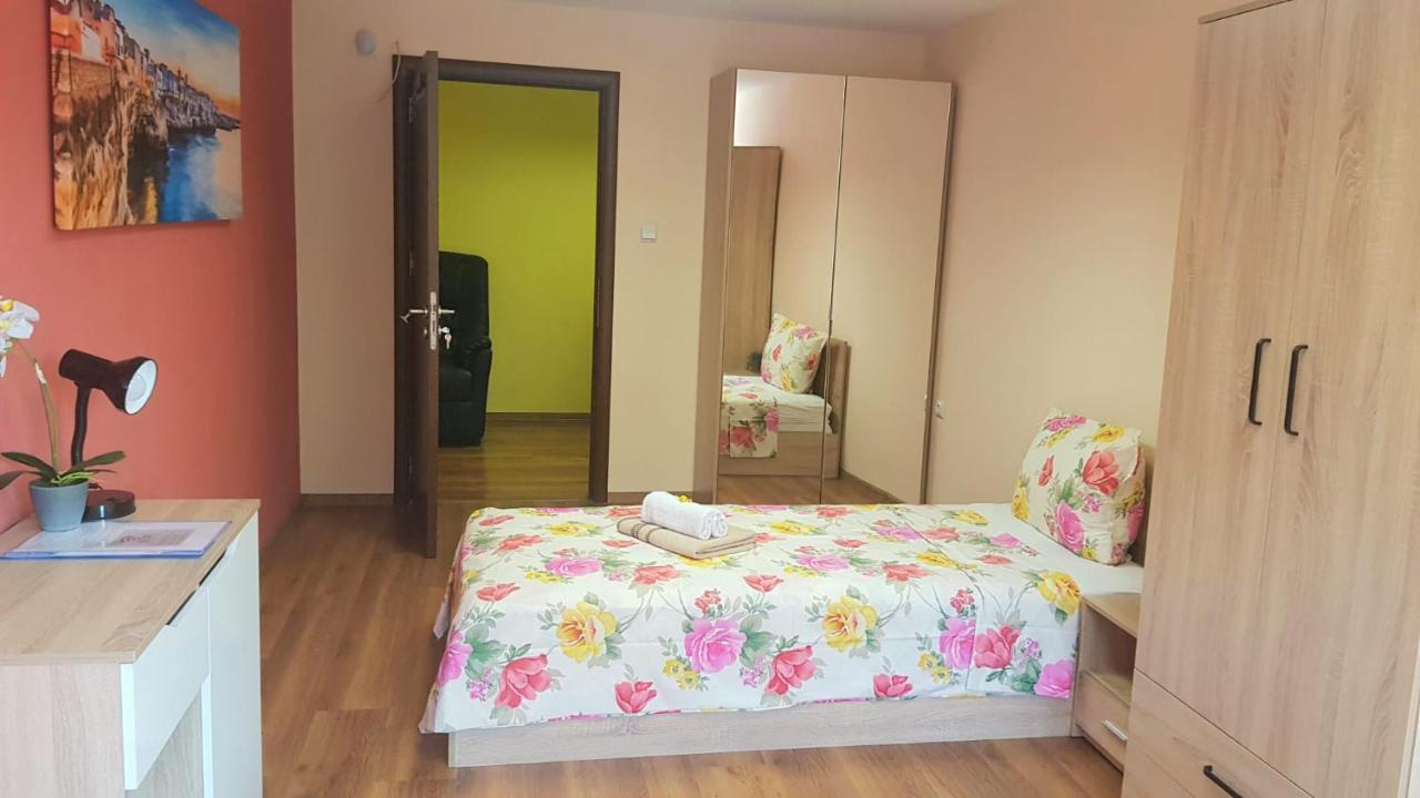 Roma Hostel Varna Exterior photo